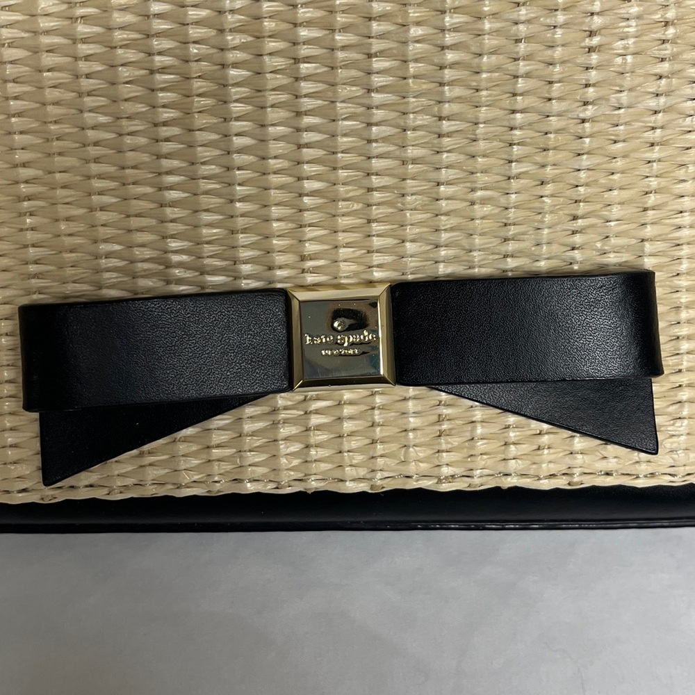 Kate Spade EUC Black and Cream Woven Clutch, Magnetic closure, clean edges - Picture 6 of 11
